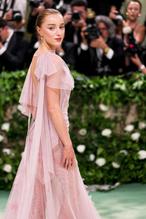 Phoebe DynevorSexy in Phoebe Dynevor The 2024 Met Gala, New York