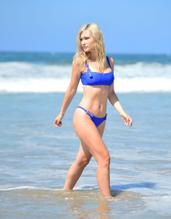 CARMELLAROSESEXYSHOWSOFFHERFLAWLESSBIKINIBODYDURINGASIZZLINGBEACHDAYINMALIBU - NUDE STORY