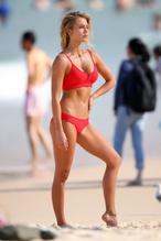 Elyse KnowlesSexy in Elyse Knowles Sexy  During A Bikini Photoshoot On Bondi Beach in Sydney 