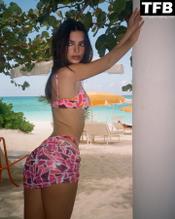 Emily RatajkowskiSexy in Emily Ratajkowski Sexy Poses Showcasing Her Hot Bikini Body In A Photoshoot For Inamorata 