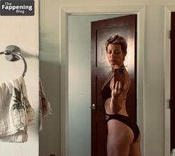 EVANGELINELILLYSEXYANDHOTPHOTOSCOLLECTION - NUDE STORY