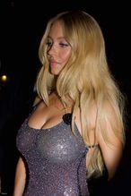  alt="Sydney Sweeney Sexy in Sydney Sweeney Sexy Flashes Her Hot Tits And Undies In A Glamorous Dress At Armani's Star-studded Party In Italy"