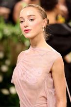 Phoebe DynevorSexy in Phoebe Dynevor The 2024 Met Gala, New York