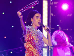  alt="Katy Perry Sexy in Katy Perry Sexy Rocks The Stage As She Performs At Mardi Gras Extravaganza In New Orleans"