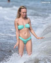 Jorgie PorterSexy in Jorgie Porter Flaunts Her Sexy Bikini Body On Spanish Beach