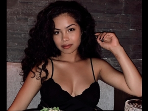 Aneasa Yacoub Sexy in Instagram