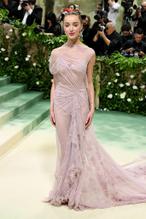 Phoebe DynevorSexy in Phoebe Dynevor The 2024 Met Gala, New York