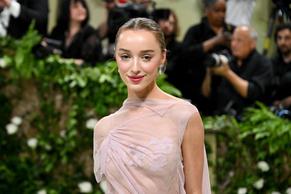 Phoebe DynevorSexy in Phoebe Dynevor The 2024 Met Gala, New York