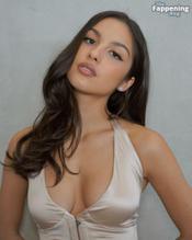 OLIVIARODRIGOSEXYFLAUNTSHERHOTCLEAVAGEFORWMAGAZINEPHOTOSHOOT - NUDE STORY