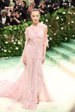 Phoebe DynevorSexy in Phoebe Dynevor The 2024 Met Gala, New York