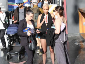 CJPERRYSEXYFLAUNTSHERSTUNNINGLEGSANDBOOBSATDISNEYSIRONHEARTPREMIEREINHOLLYWOOD - NUDE STORY