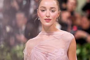 Phoebe DynevorSexy in Phoebe Dynevor The 2024 Met Gala, New York