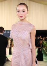 Phoebe DynevorSexy in Phoebe Dynevor The 2024 Met Gala, New York