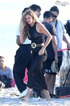 Gisele BundchenSexy in Gisele Bundchen Sexy Spotted Showing Off Her Hot Breasts for a Photoshoot in Florida 