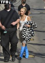 Gwen StefaniSexy in Gwen Stefani Sexy Seen Flaunting Her Hot Boobs Outside The Jimmy Kimmel Live Show 