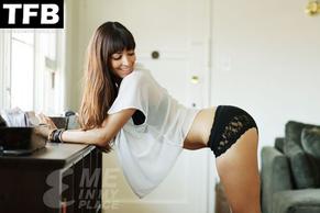 Hannah SimoneSexy in Hannah Simone Sexy Showing Off Her Hot Figure in Various Photos Collection 