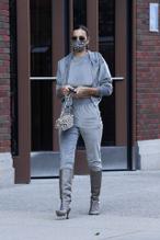 Irina ShaykSexy in Irina Shayk runs errands in SoHo in New York City