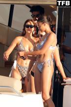 Irina ShaykSexy in Irina Shayk Sexy Seen Showing Off Her Toned Figure In Ibiza 