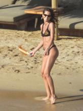 Izabel GoulartSexy in Izabel Goulart enjoying some beach paddle ball while on holiday on the Greek island of Mykonos