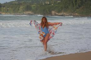 Jane SeymourSexy in Jane Seymour Sexy Shows Her Hot Beach Body As She Enjoyed Day With Family