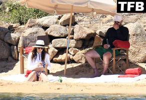 Jessica BielSexy in Jessica Biel Sexy Seen Flaunting Her Hot Bikini Body Alongside Justin Timberlake At The Beach in Sardinia 