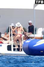 Jessica BielSexy in Jessica Biel Sexy Seen Flaunting Her Hot Tits And Butt On A Yacht in Italy 