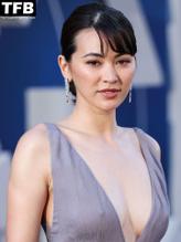 Jessica HenwickSexy in Jessica Henwick Sexy Seen Braless Flaunting Her Hot Tits On The Red Carpet At The Gray Man Premiere in Los Angeles 
