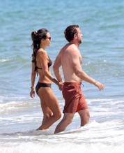 Jordana BrewsterSexy in Jordana Brewster and  Mason Morfit enjoy a romantic afternoon at the beach in Santa Monica 