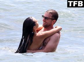 Jordana BrewsterSexy in Jordana Brewster Sexy Seen Flaunting Her Hot Figure At The Beach In Santa Monica 