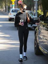 Kaia GerberSexy in Kaia Gerber Sexy Arrives at Her Morning Gym Session Rocking All Black in West Hollywood