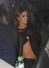 KATIEPRICEUPSKIRTLEAVINGITVGALAANDAFTERPARTYINLONDON - NUDE STORY