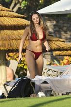 Keleigh SperrySexy in Keleigh Sperry soak up the Hawaiian sun while out vacationing in Maui