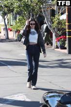 Kendall JennerSexy in Kendall Jenner Braless Shows off Her Abs in West Hollywood 