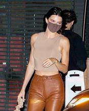 Kendall Jenner Sexy Arrives for Dinner at Nobu Restaurant in Malibu