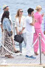 KIMBERLEYGARNERBRALESSINASEXYWHITEJACKETANDJEANSATTHEEDENROCHOTELINANTIBES - NUDE STORY