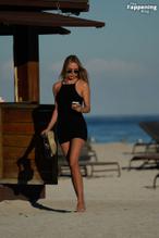 Kimberley GarnerSexy in Kimberley Garner Sexy Shows Off Her Attractive Legs at the Beach in Miami 