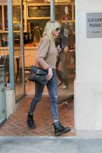 Kimberly StewartSexy in Kimberly Stewart holds hands with her film producer beau Jesse Shapira after lunch and a trip to a medical building in Beverly Hills together