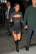 KOURTNEYKARDASHIANSEXYSEENSHOWINGOFFHERHOTCLEAVAGEASSHELEAVESTHEGREENWICHHOTELINNEWYORKCITY - NUDE STORY