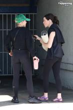 Kristen BellSexy in Kristen Bell Sexy Spotted Showing Off Her Toned Legs While Going to a Yoga Class in Los Angeles 