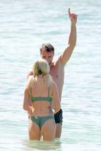 Laura AndersonSexy in Laura Anderson and Max Morley Sexy in Barbados