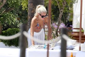 Lottie TomlinsonSexy in Lottie Tomlinson and Lewis Burton during their holiday in Ibiza 