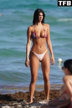 LUCCIANABEYNONSEXYSEENFLAUNTINGHERHOTBIKINIBODYATTHEBEACHINMIAMI - NUDE STORY