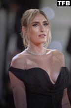 MARASATTEISEXYSEENSHOWINGOFFHERHOTBOOBSATTHEVENICEINTERNATIONALFILMFESTIVALINITALY - NUDE STORY