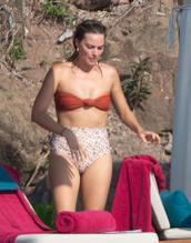 Margot Robbie Sexy in Margot Robbie and Tom Ackerly enjoy a beach day in Puerto Vallarta