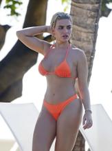 Megan Barton HansonSexy in Megan Barton Hanson Sexy putting on a PDA on holiday in Mauritius