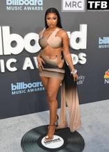 MEGANTHEESTALLIONSEXYSEENFLAUNTINGHERHOTLEGSATTHEBILLBOARDMUSICAWARDSINLASVEGAS - NUDE STORY