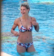 Michelle Hunziker shows off her sexy MILF body on vacation in Milano Marittima