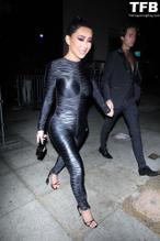 NIKITADRAGUNSEXYSEENFLAUNTINGHERHOTFIGUREINATIGHTOUTFITLEAVINGTHEALEXANDERWANGFORTUNECITYFASHIONSHOWINLOSANGELES - NUDE STORY