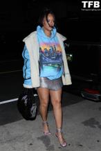 RihannaSexy in Rihanna Sexy Seen Flaunting Her Hot Legs in Santa Monica 