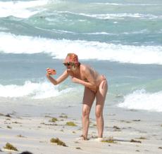 Rose McGowanSexy in Rose McGowan Sexy Seen Wearing A Multi-Colored Bikini As She Hits the Beach in Mexico